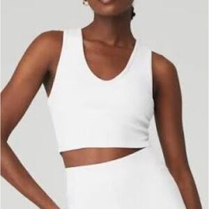 Alo Yoga - Goddess Ribbed Racerback Tank Bra in Small / White